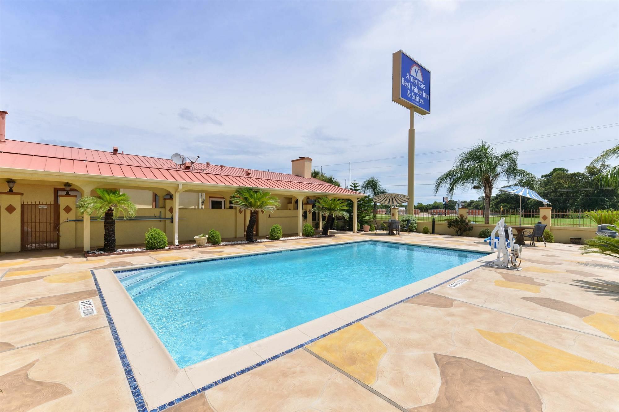 Americas Best Value Inn&Suites-Alvin/Houston Exterior foto